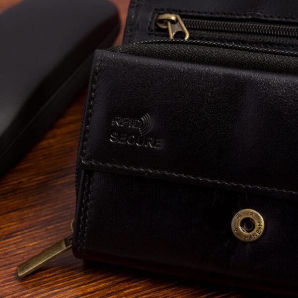 c3d117858ca9f3b0d3cc5a31b052e4ee