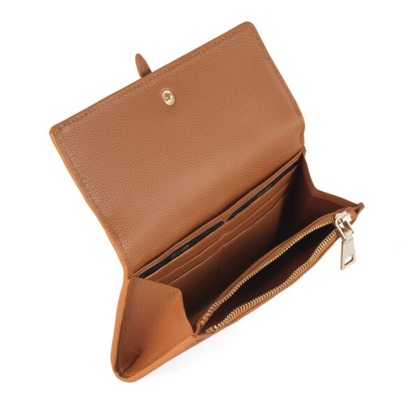 b06b0403f265181af400f67f406c6036