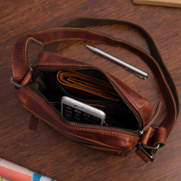 ee917c1b1fe18433bb64fb6de04b36cb