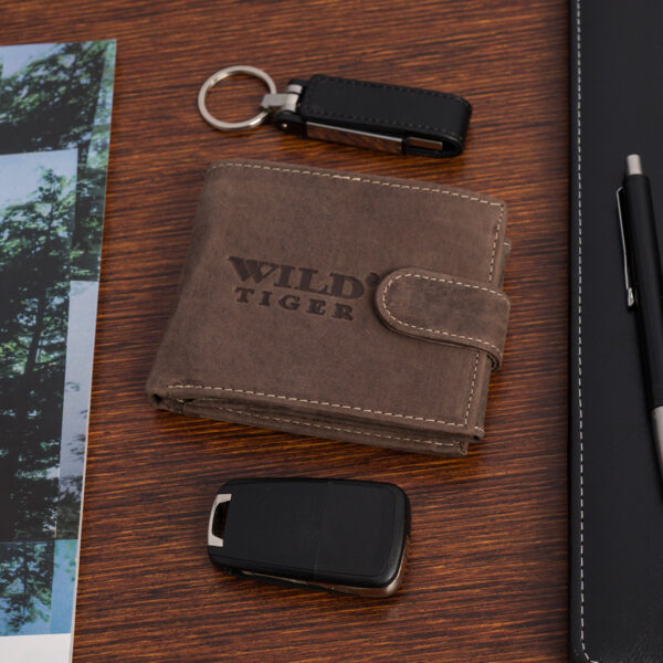 8066845a89b9e24c75fa36c2d55a9609