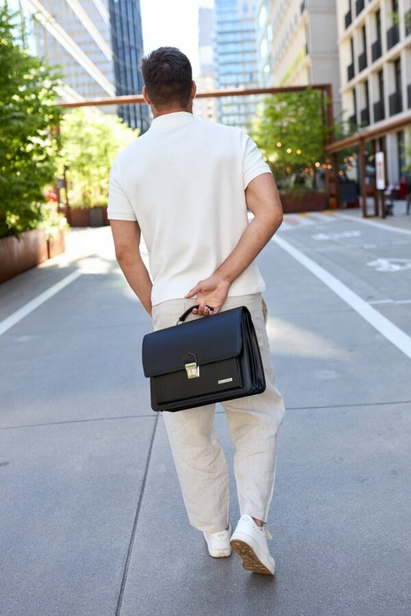 f9b1d635a63373ac50307ff9910be93a