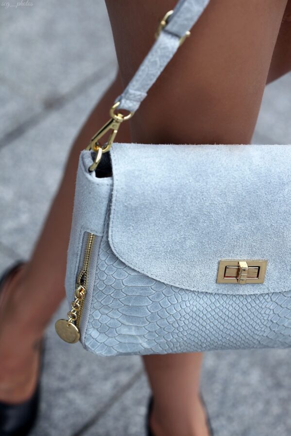 f2555da4f413d09be6e408cbea190f92