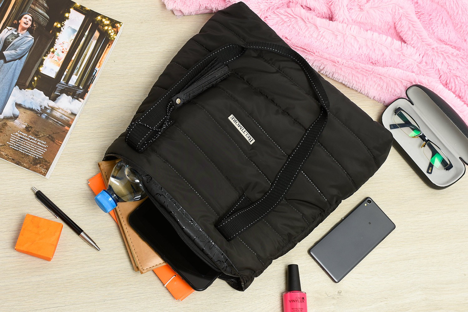 Czarna Damska Torebka pikowana oryginalna A4 sportowa frędzel W90