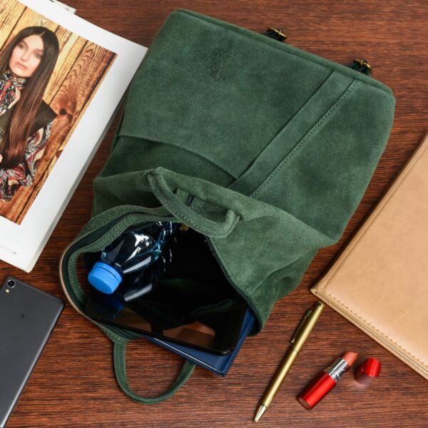 b241710e0a4f8a1d8e49fd63a8a879e2