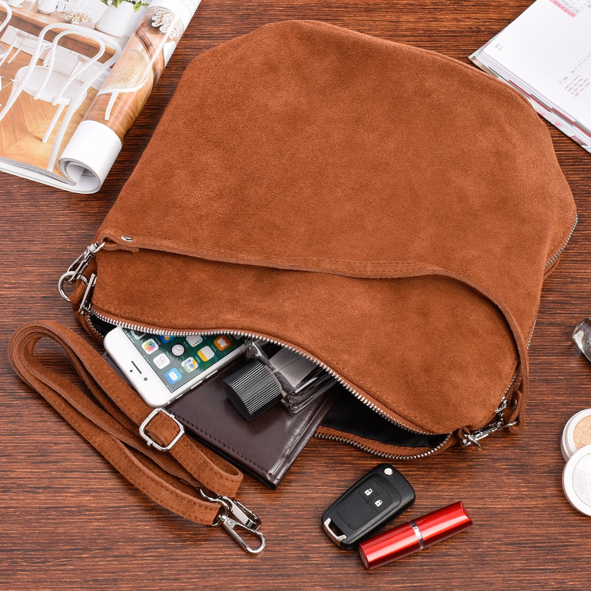 Skórzana listonoszka damska zamszowa na ramię włoska torebka Vera Pelle koniak W17