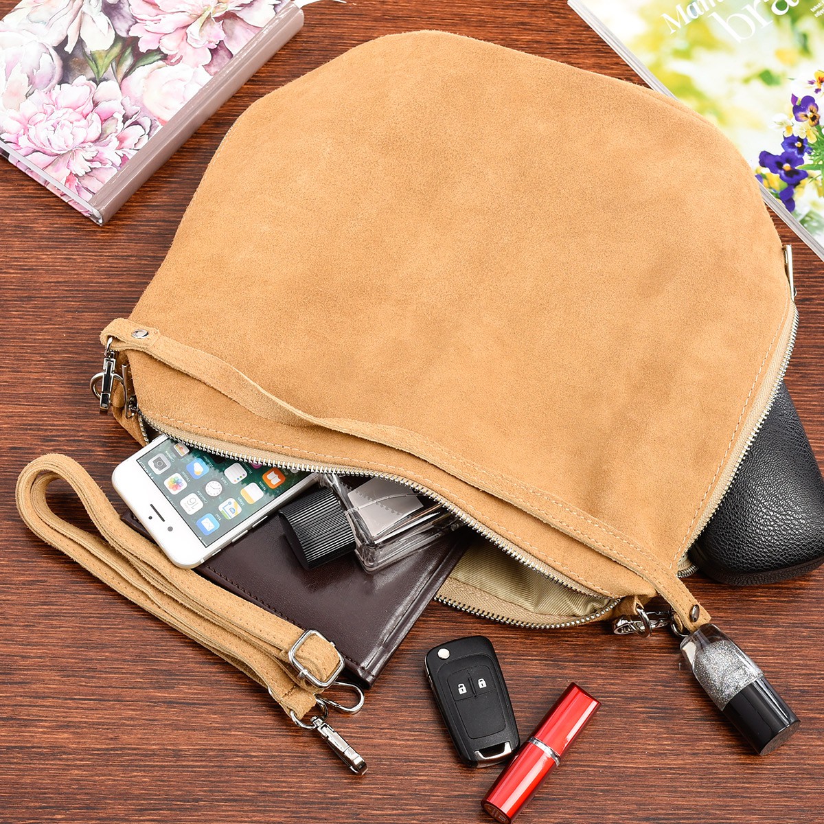 Skórzana listonoszka damska zamszowa na ramię włoska torebka Vera Pelle żółta musztardowa W17