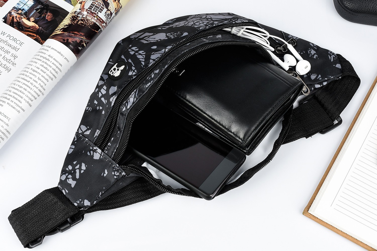 Saszetka nerka pojemna solidna pasek czarna Beltimore B90