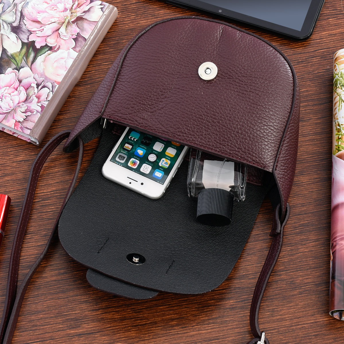 Torebka skórzana damska miejska listonoszka włoska